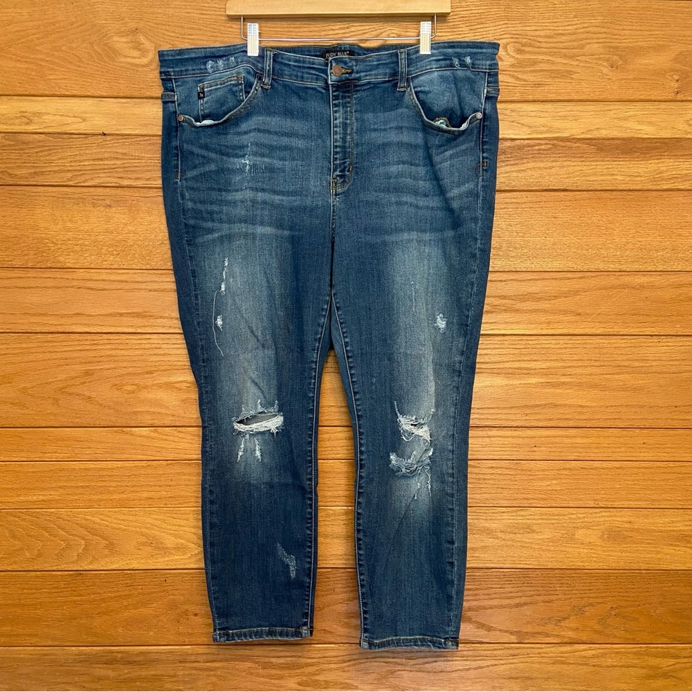Judy Blue Relaxed Fit distressed jeans